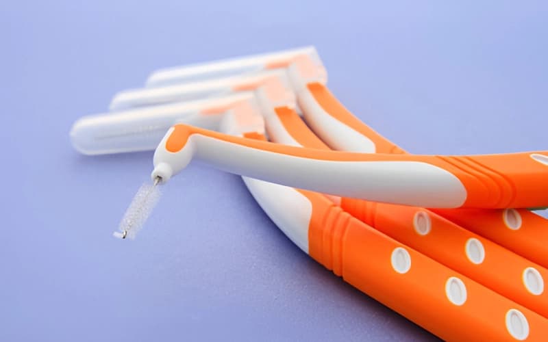Različite veličine i oblici interdentalnih četkica za zube